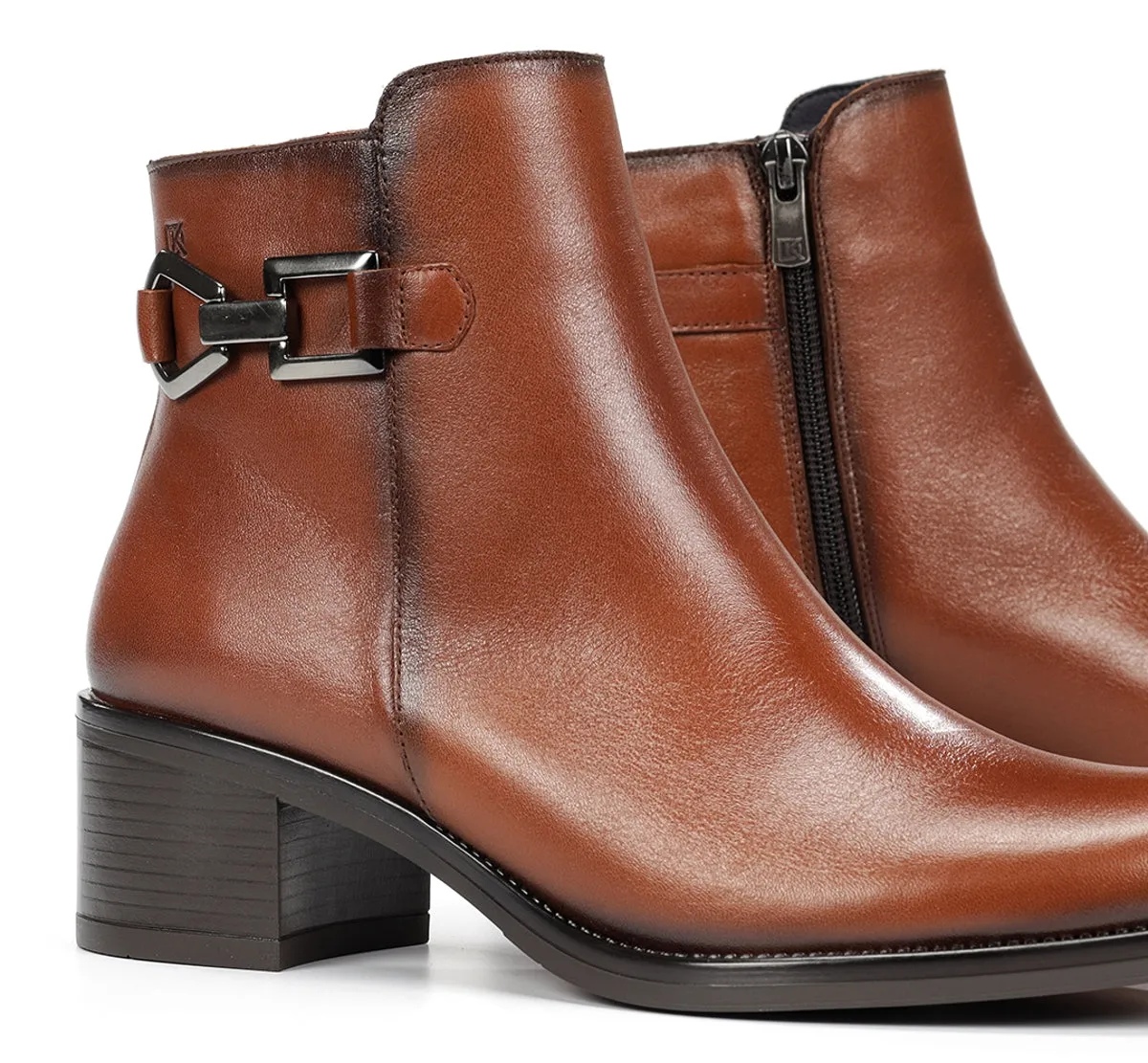 Fluchos Chiara D9347 stivaletto marrone punta sfilata