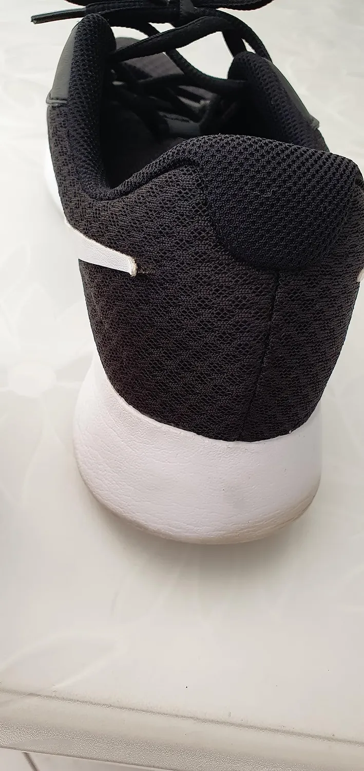 Nike Tanjun scarpe uomo 43 EU nero