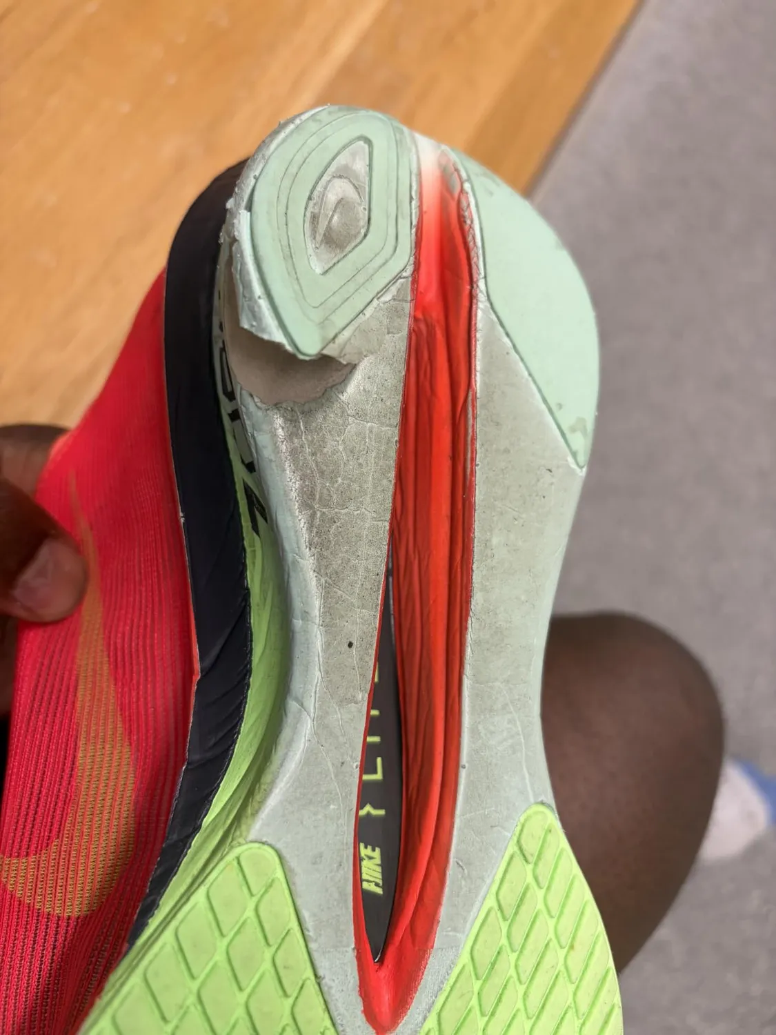 Nike Vaporfly 4 scarpe corsa uomo 41 EU piastra carbonio