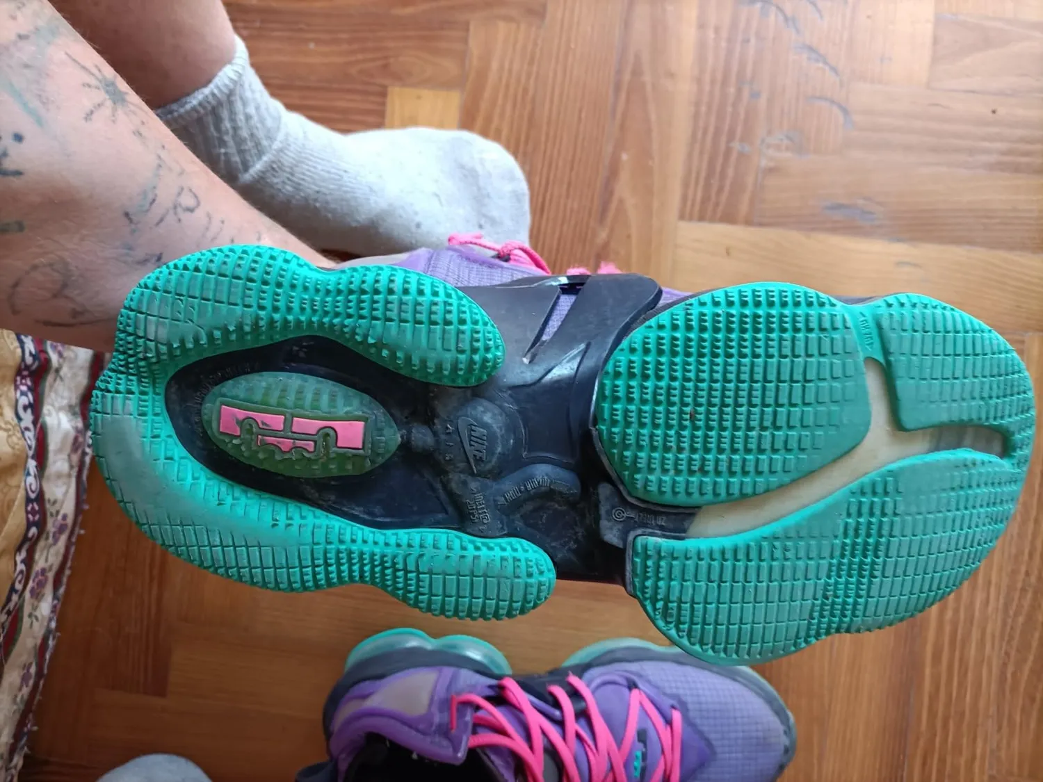 Nike LeBron XIX scarpe basket uomo alte cushion