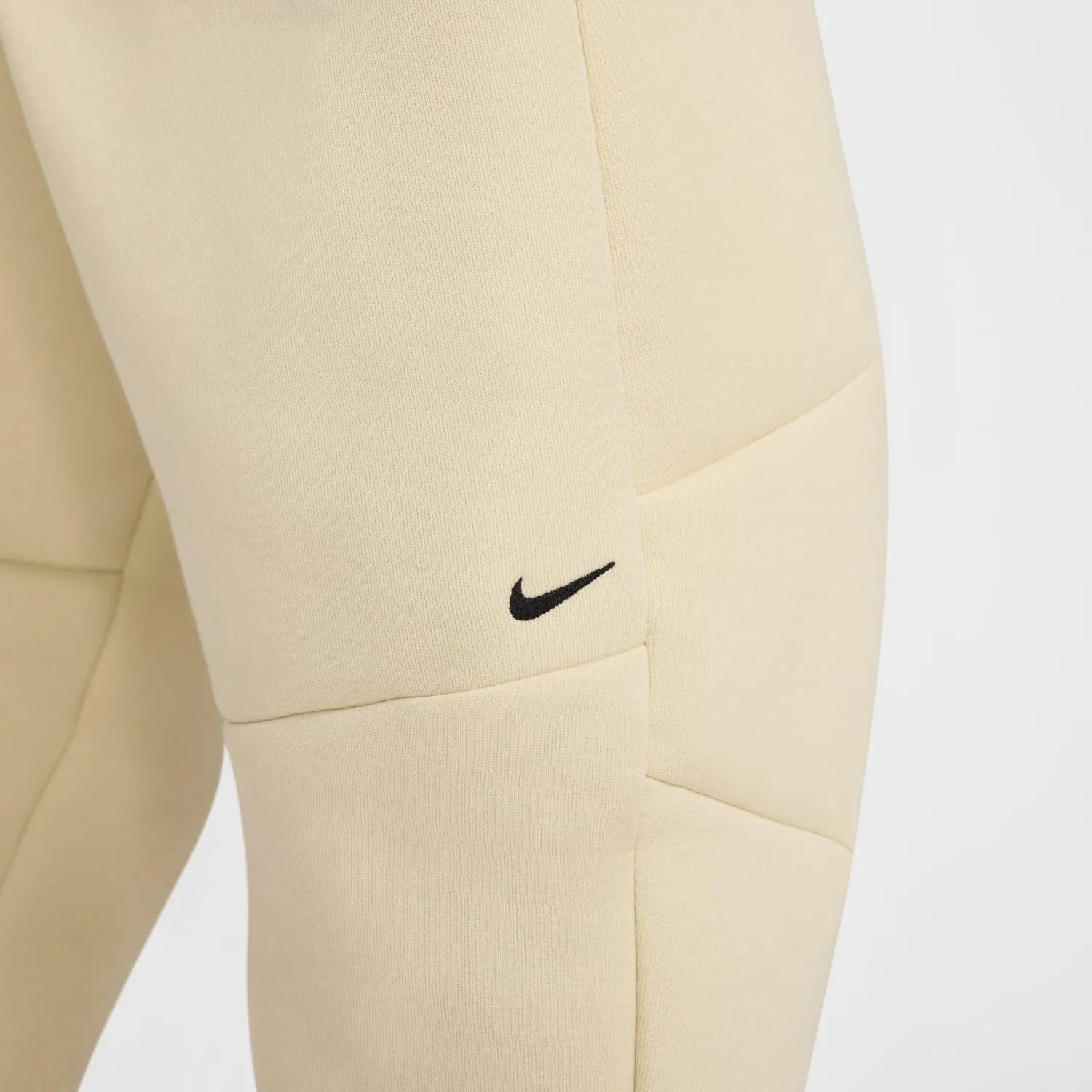 Nike Tech Fleece jogger uomo kaki-nero pile