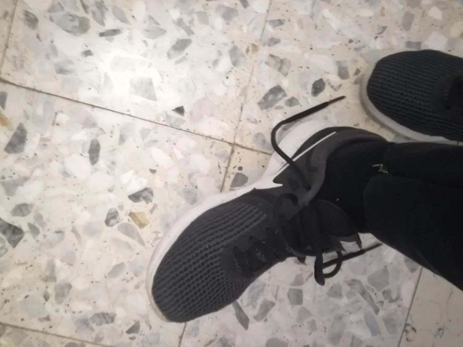 Nike Revolution 4 scarpe corsa uomo mesh traspirante