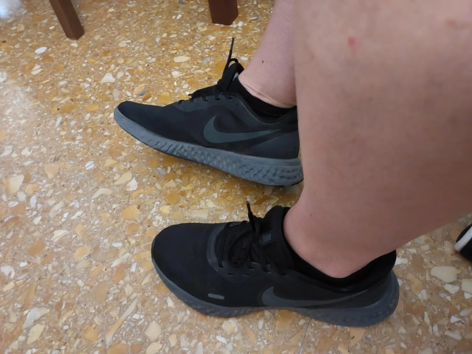 Nike Revolution 6 scarpe running uomo mesh traspirante