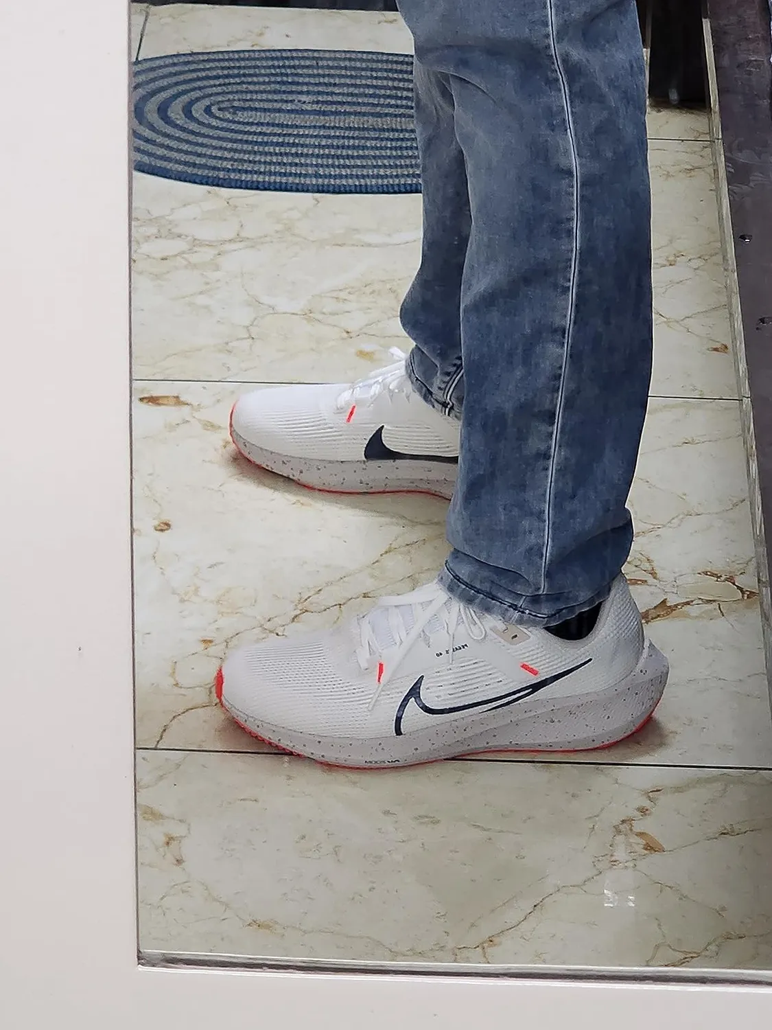 Nike Pegasus scarpe running uomo 44 EU bianche responsive