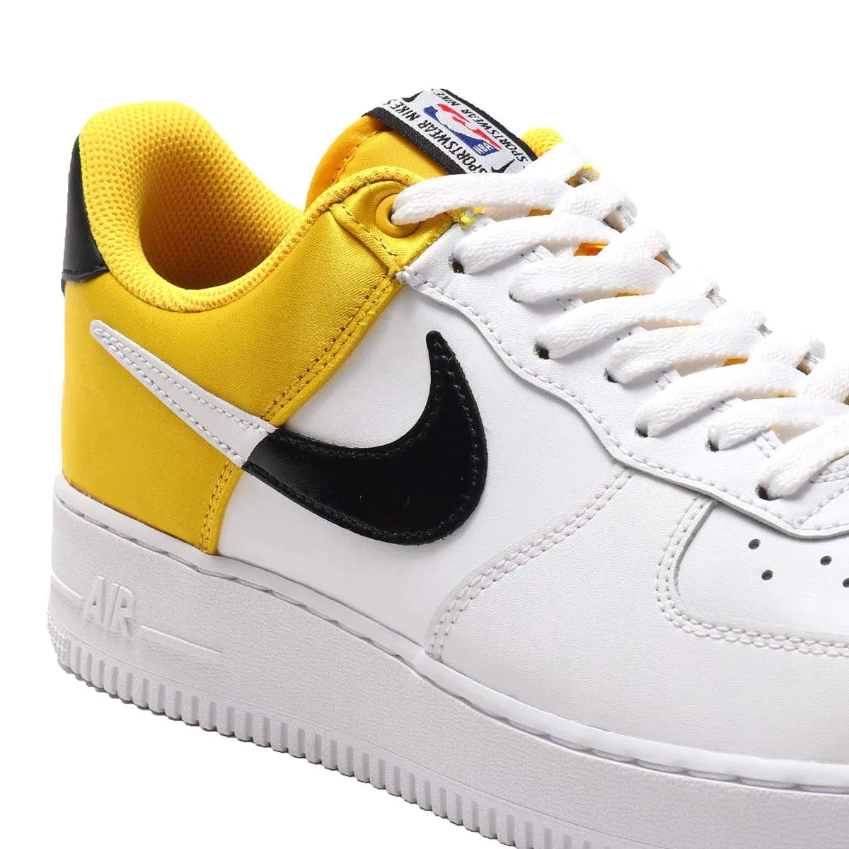 Nike Air Force 1 07 LV8 2 sneakers uomo 11 nere