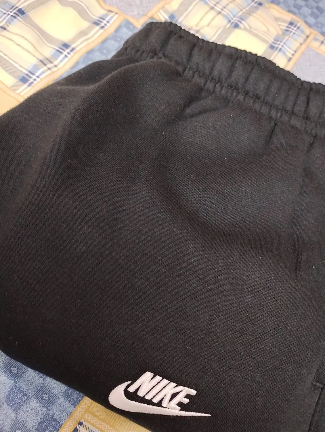Nike Squad pantaloni tuta uomo grigio pile banda bianca