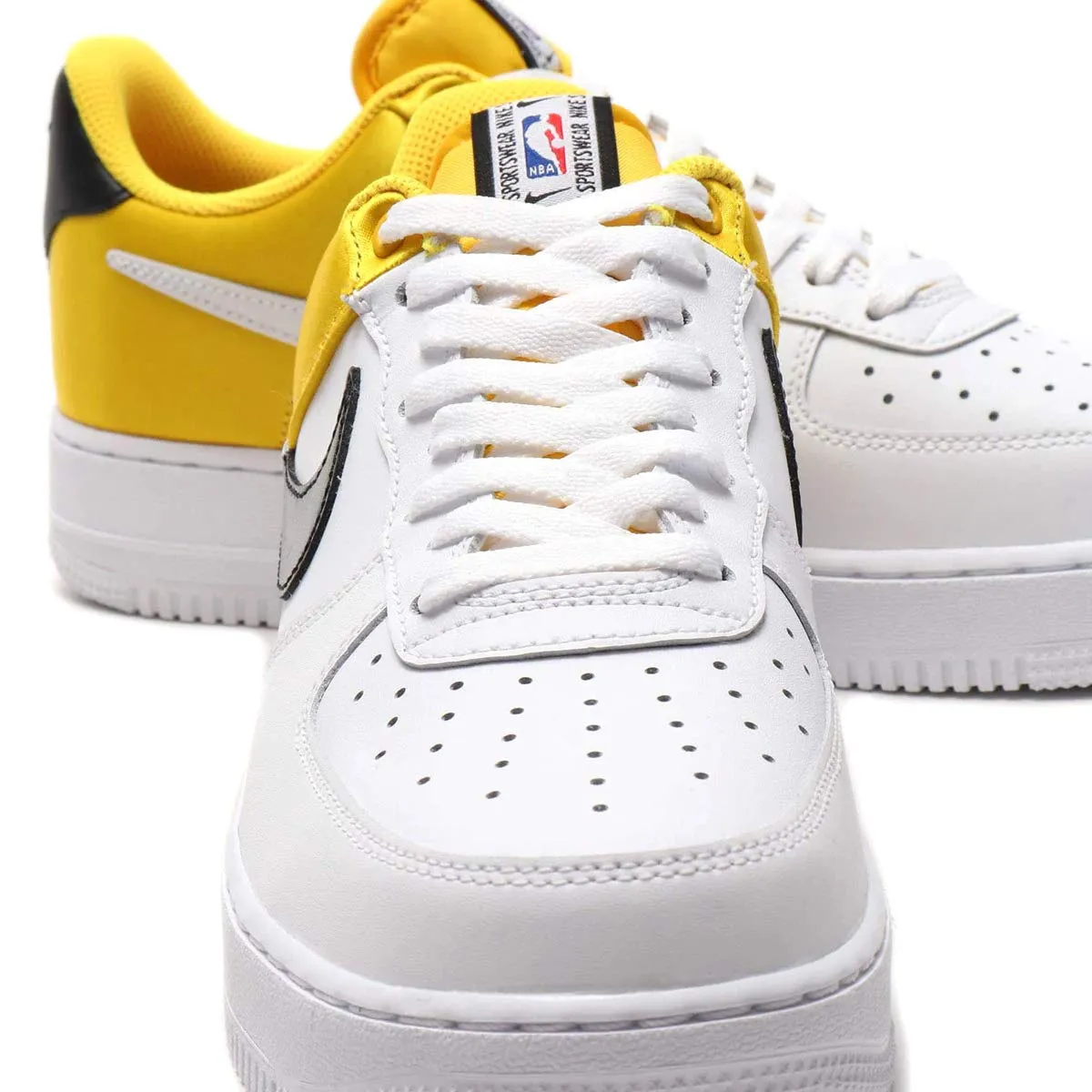 Nike Air Force 1 07 LV8 2 sneakers uomo 11 nere