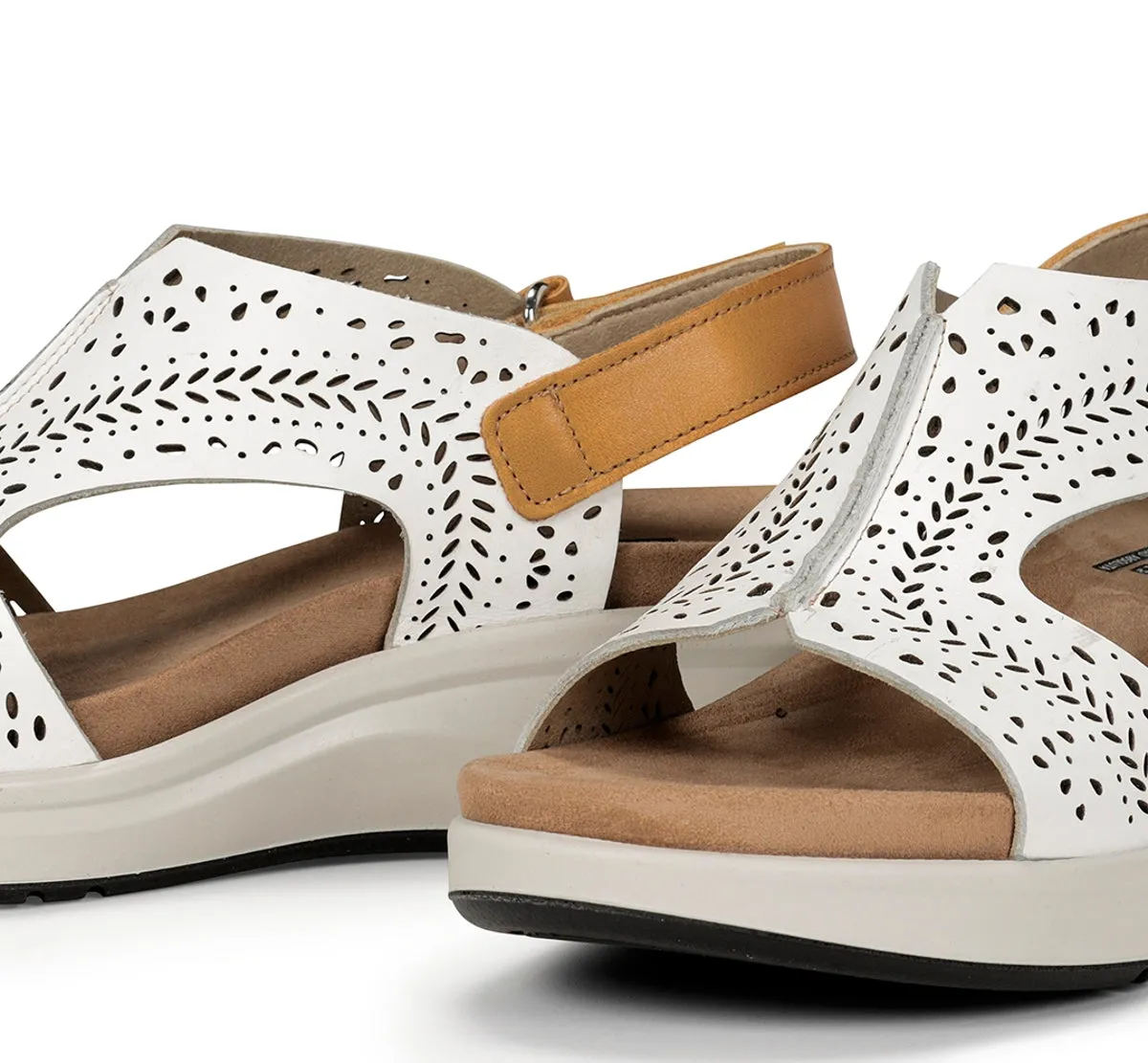 Fluchos Yagon F1481 sandalo bianco donna classico