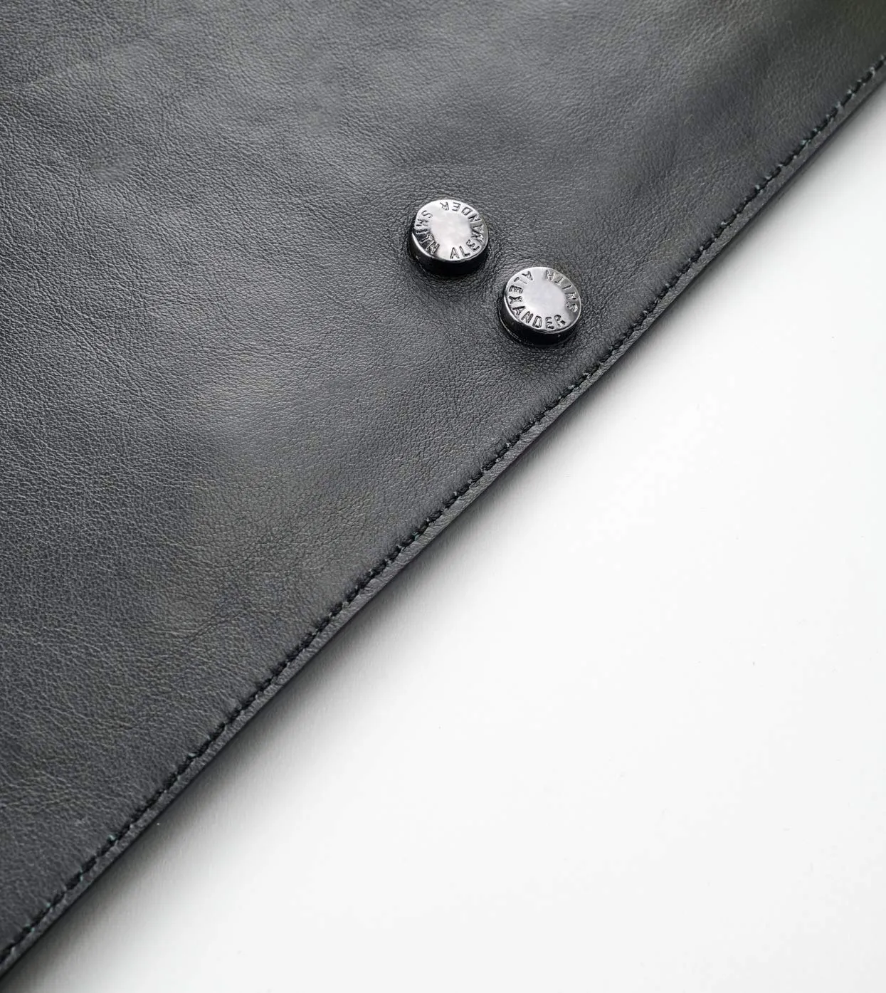 Alexander Smith Pochette pelle e nylon con borchie 32 cm