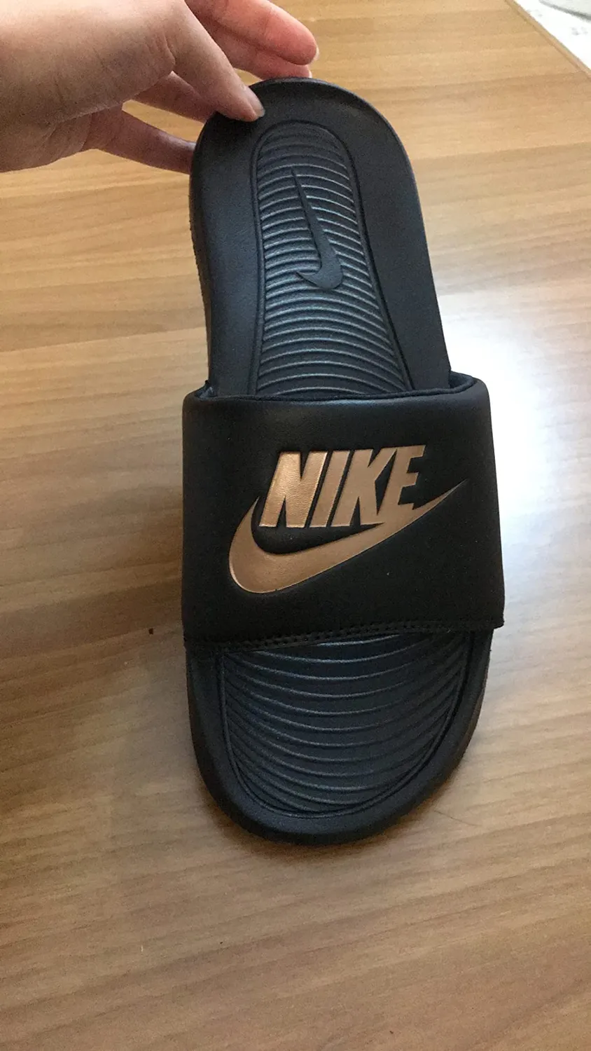 Nike Victori One CN9677-001 ciabatte nero 35.5 EU comode
