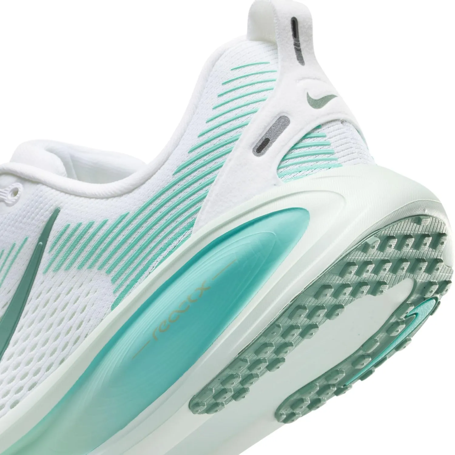 Nike Vomero 18 scarpe running bimbo 38 EU schiuma rosa