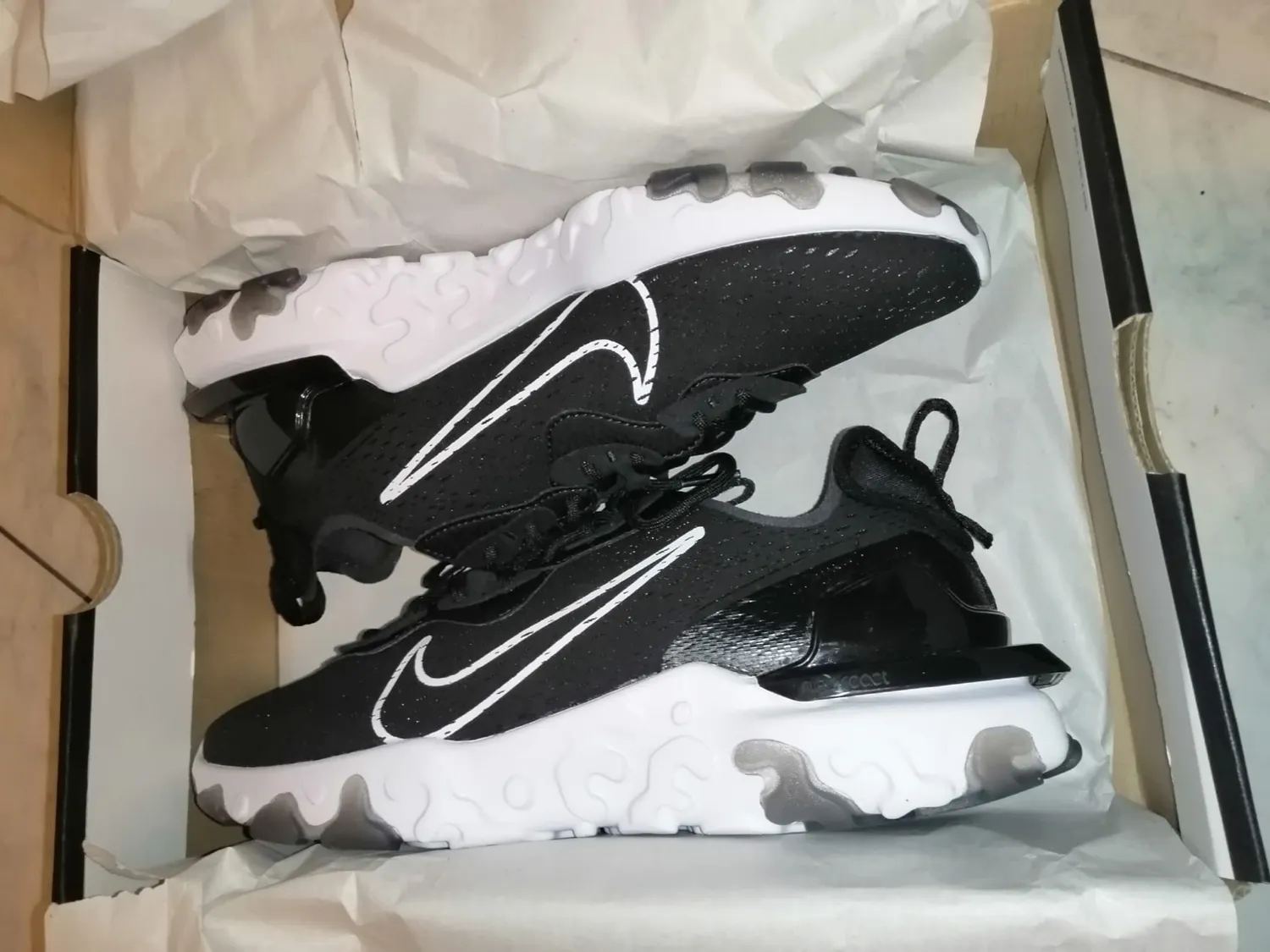 Nike React Vision scarpe running uomo nere schiuma
