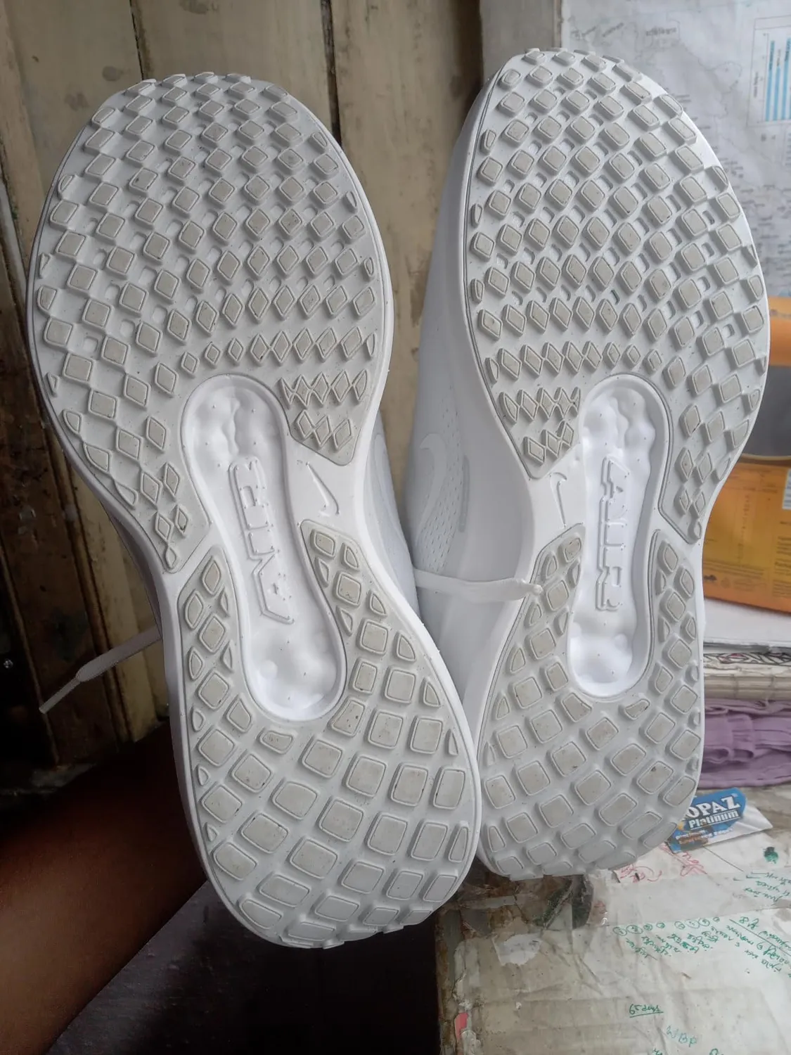 Nike Winflo 11 Scarpe Corsa Uomo Bianche 39 EU