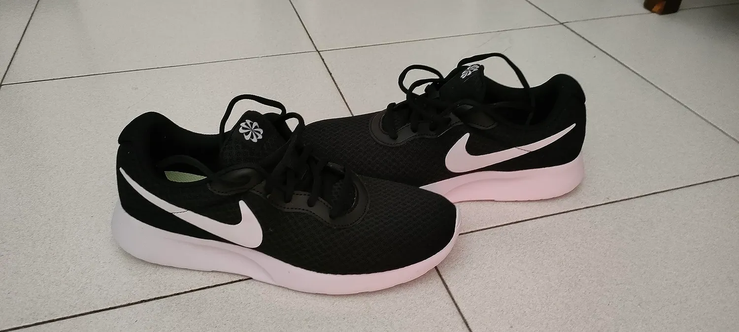 Nike Tanjun scarpe uomo 43 EU nero