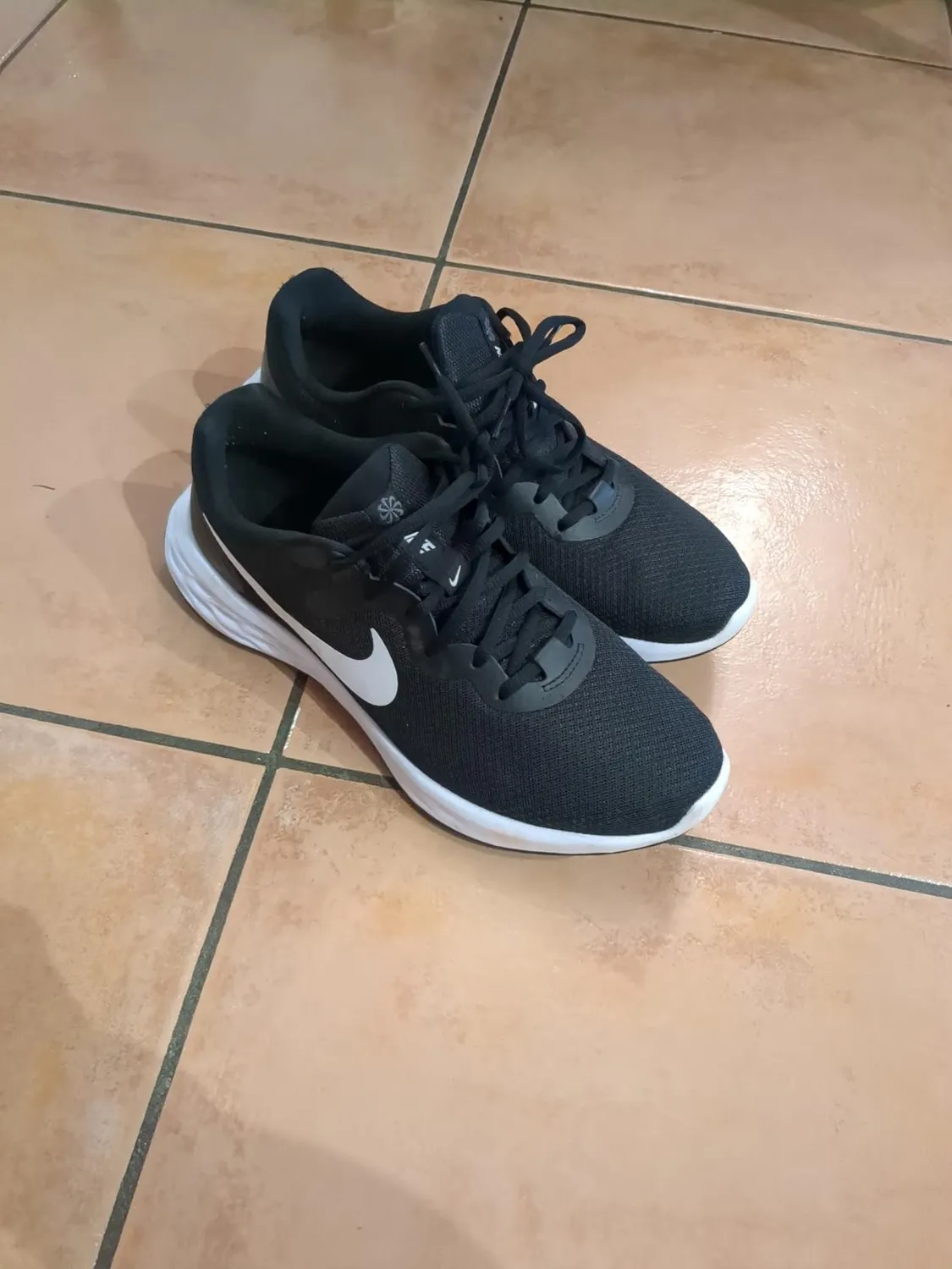 Nike Revolution 6 scarpe running uomo mesh traspirante