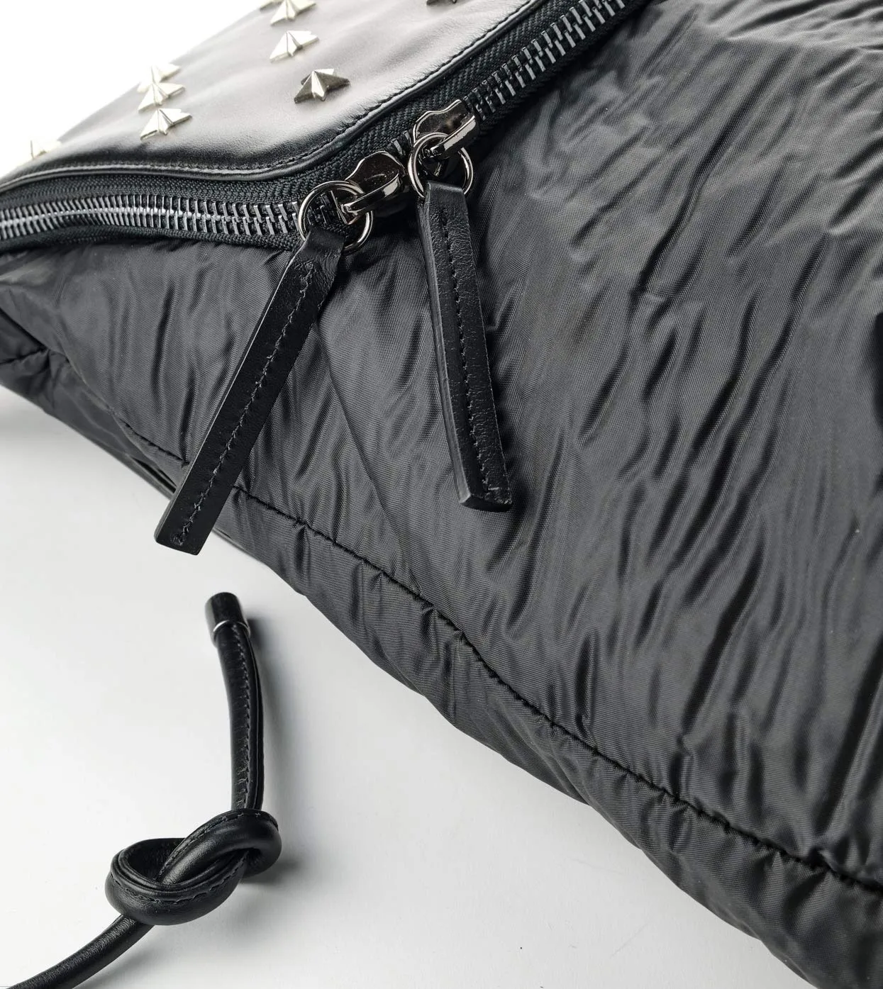 Alexander Smith Zaino nylon e pelle con borchie 26x39 cm