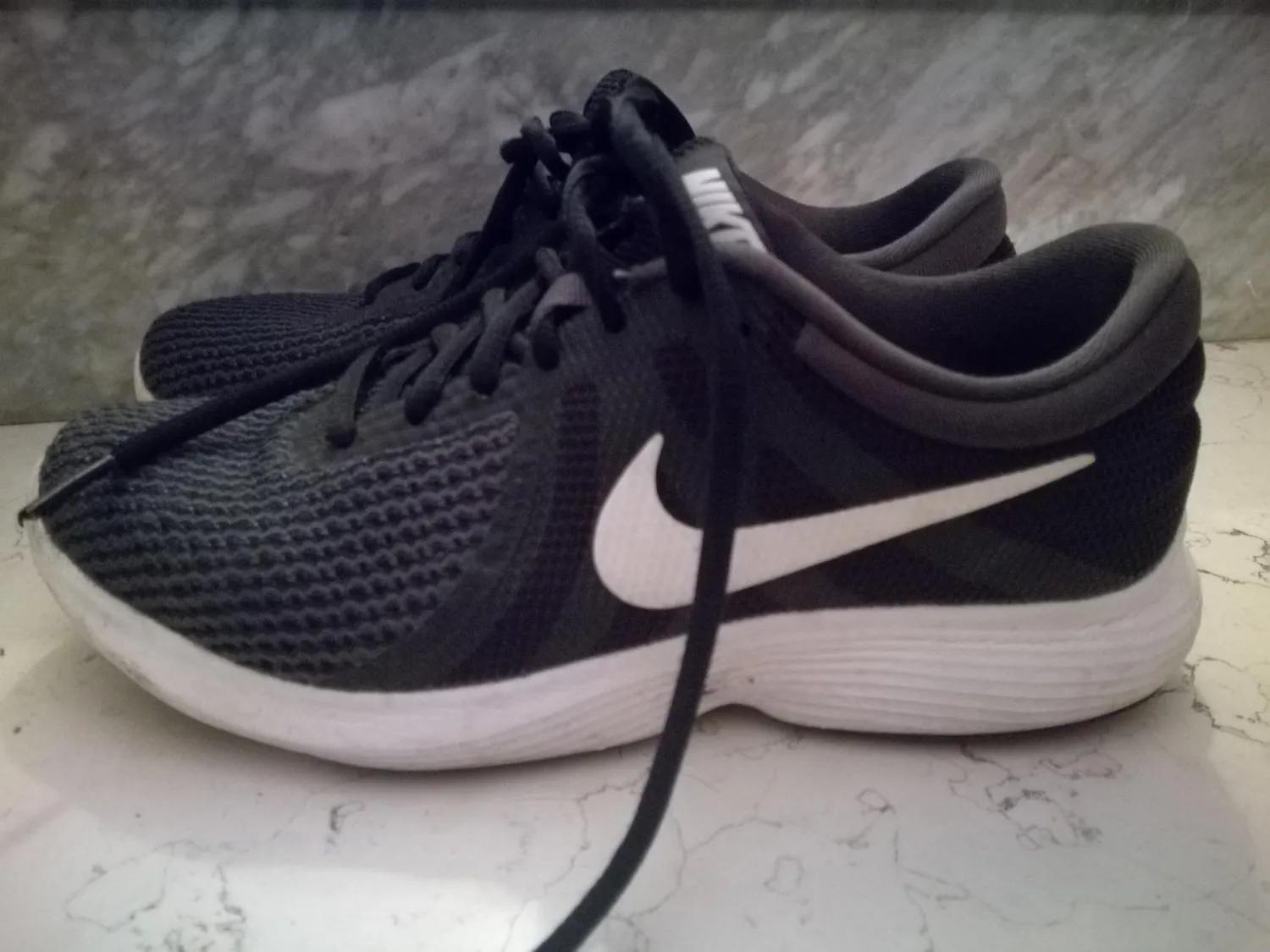 Nike Revolution 4 scarpe corsa uomo mesh traspirante