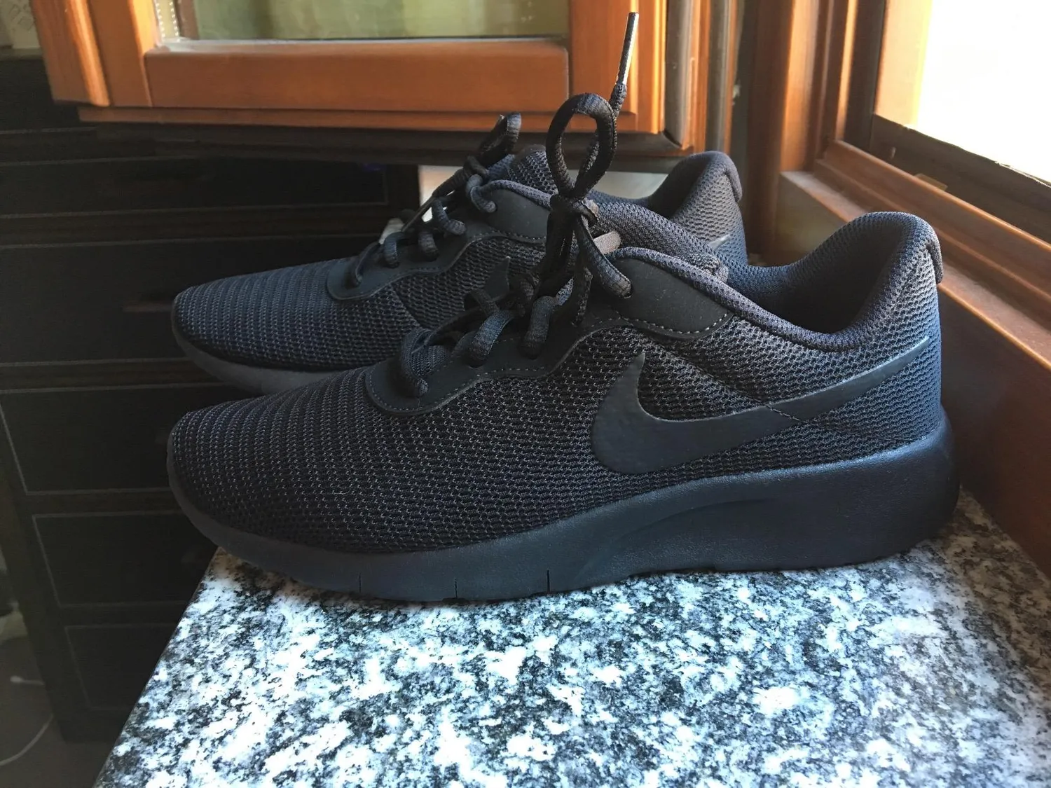 Nike Tanjun 812655-203 scarpe donna 40 EU nere