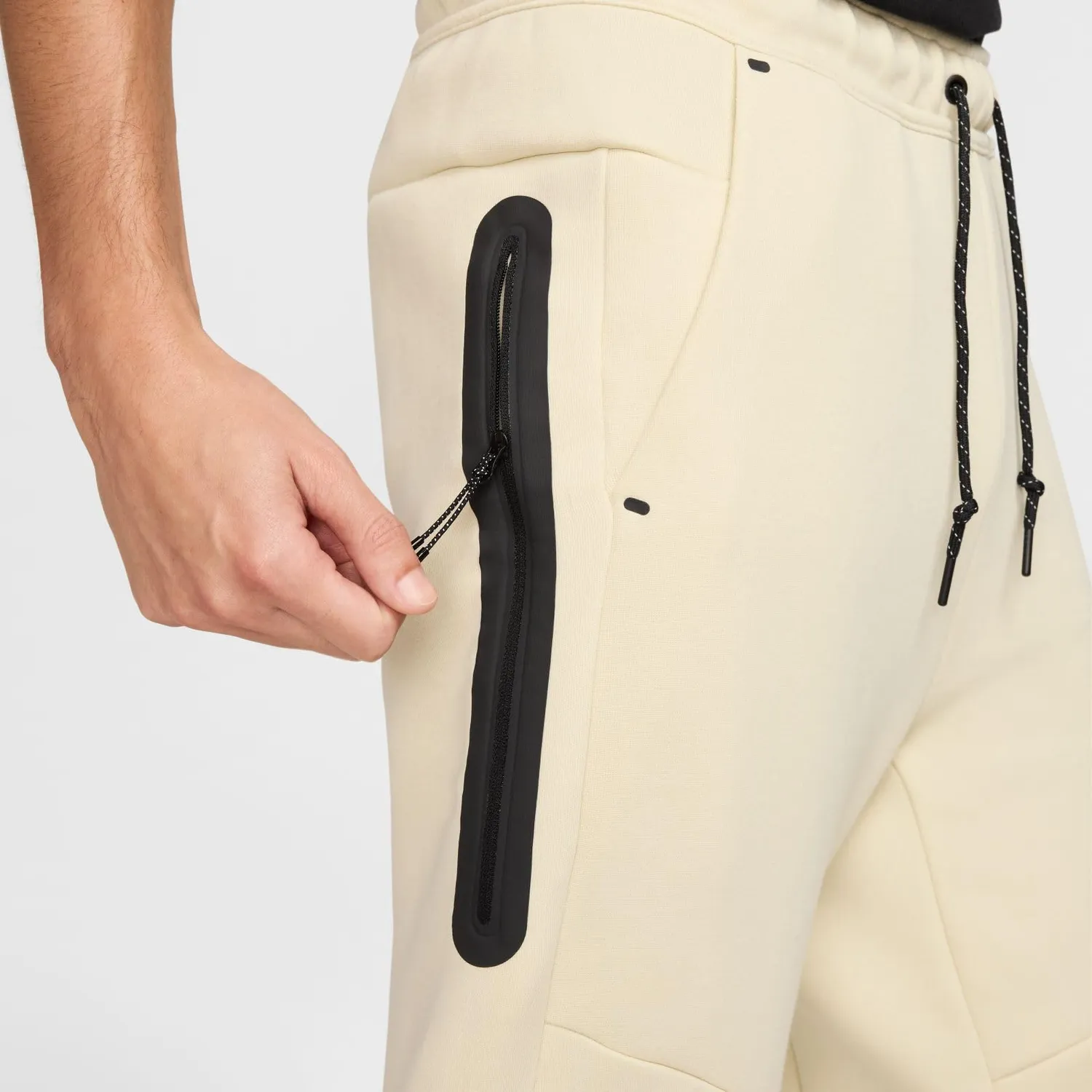 Nike Tech Fleece jogger uomo kaki-nero pile