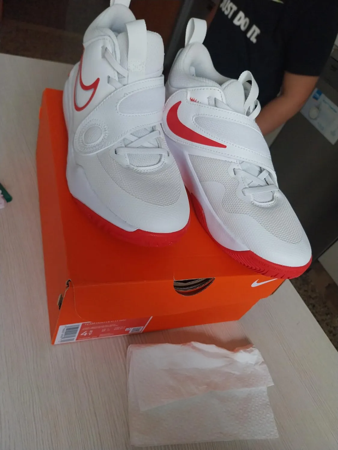 Nike Team Hustle D 11 sneakers basket bambini con strappo