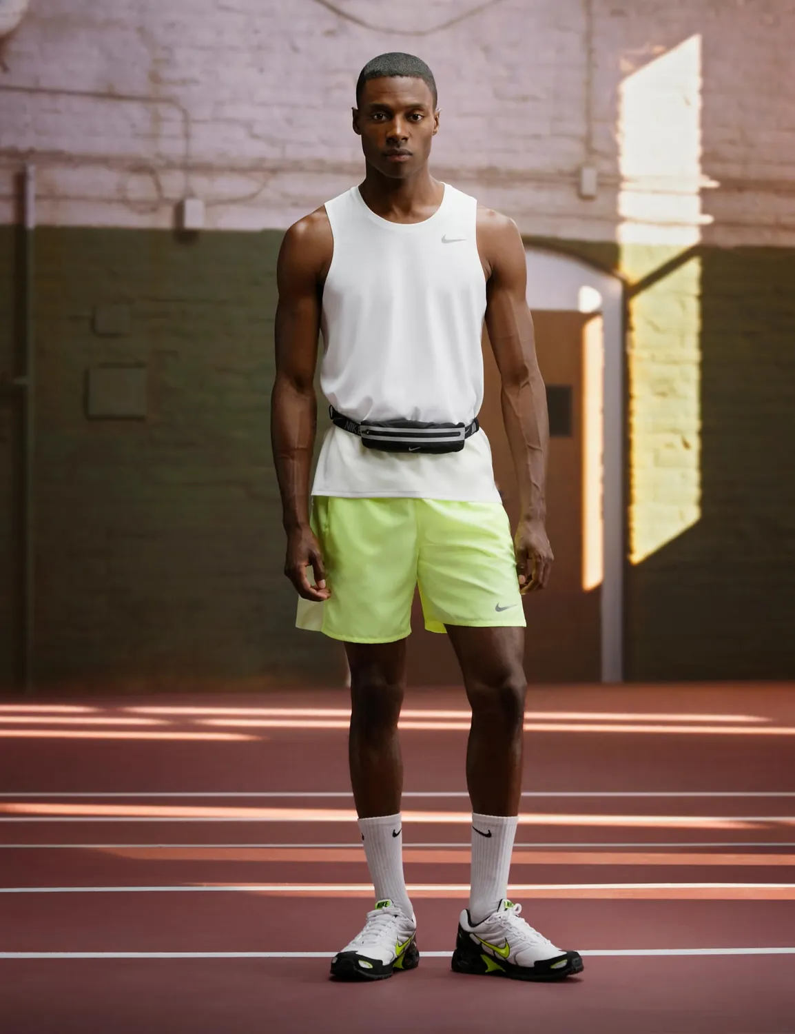 Nike CK0061-100 sneaker bianco volt nero lifestyle