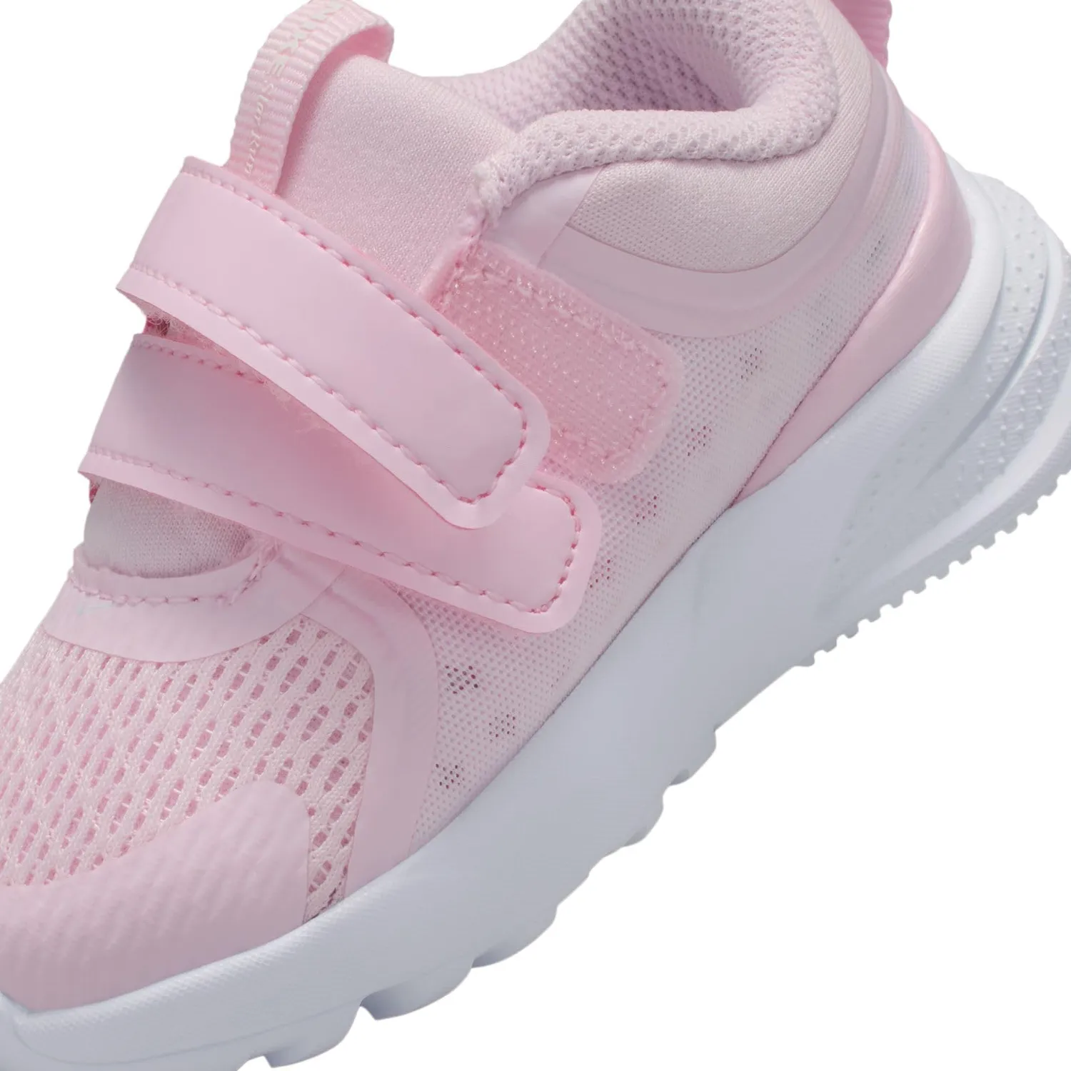 Nike Star Runner 5 scarpe bimbo 26 EU con strappo