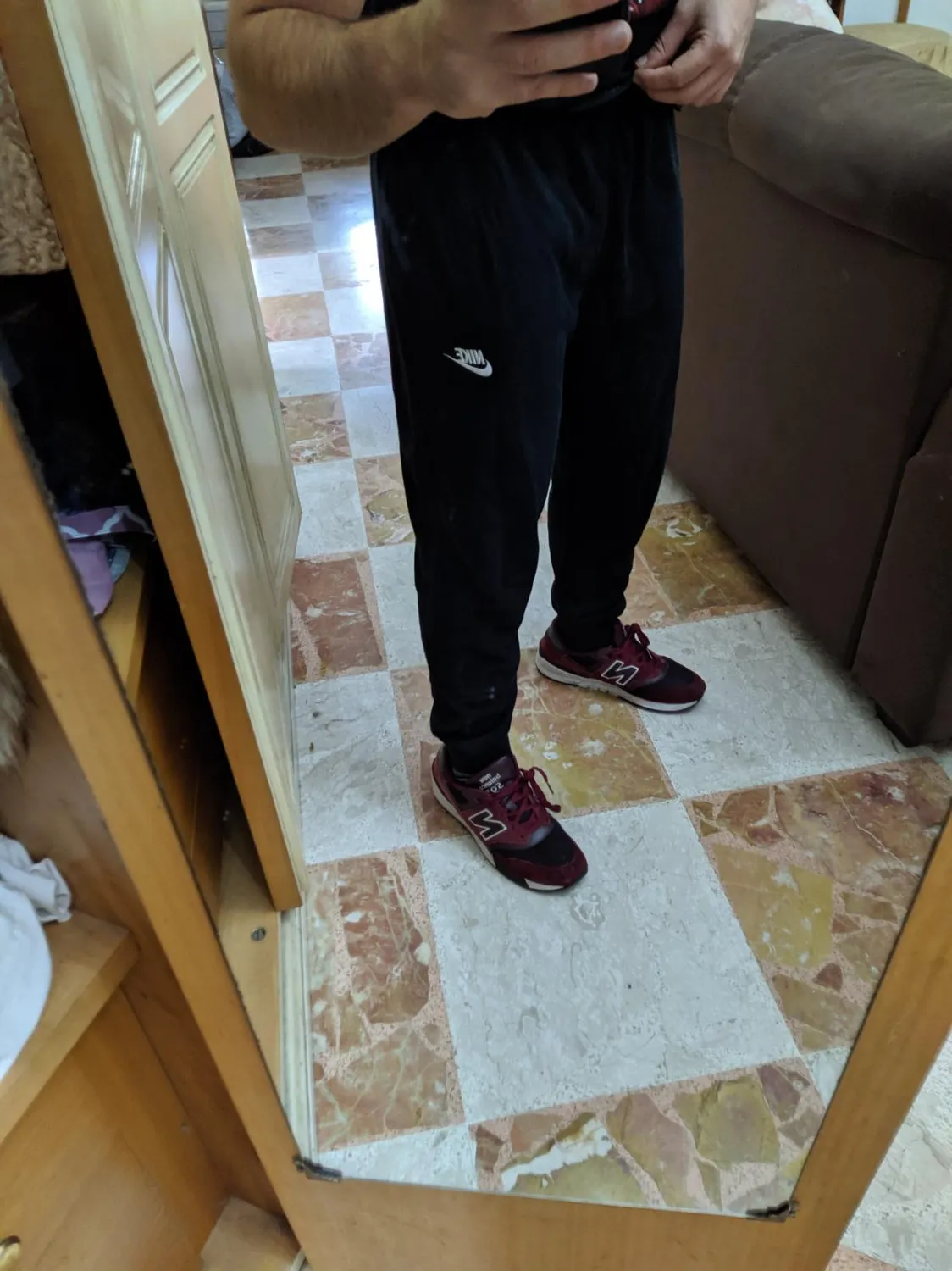 Nike Squad pantaloni tuta uomo grigio pile banda bianca