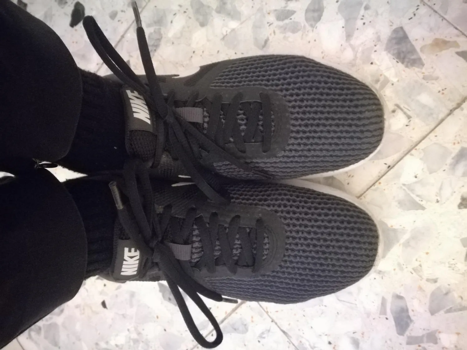 Nike Revolution 4 scarpe corsa uomo mesh traspirante