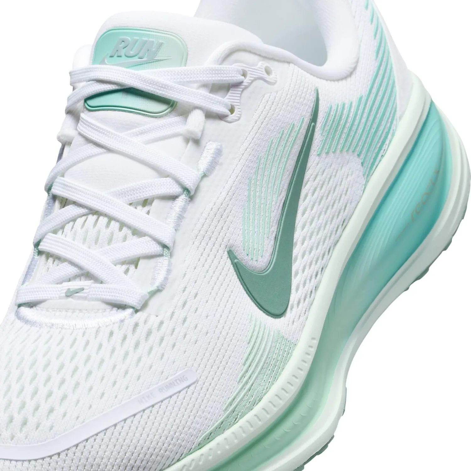 Nike Vomero 18 scarpe running bimbo 38 EU schiuma rosa