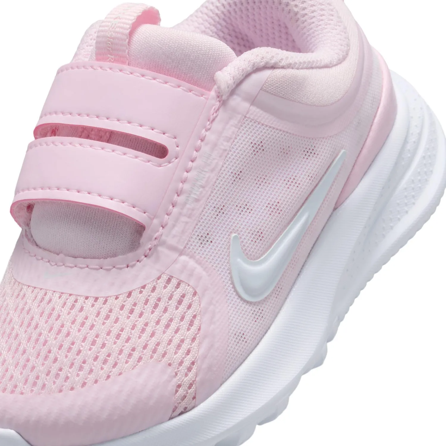 Nike Star Runner 5 scarpe bimbo 26 EU con strappo